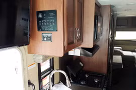 Nội thất sang chảnh trong ô tô ngôi nhà di động hơn 5 tỷ