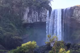 Vẻ đẹp hoang sơ của thác K50 tại Gia Lai