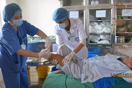 Cứu bệnh nhân nhiễm trùng máu, mất chi vì vết gai đâm