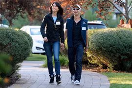 Loại giày biểu tượng mới của các ông chủ làng công nghệ