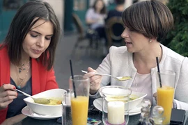 Điều tối kỵ trong quy tắc ăn uống lạ lùng trên thế giới 