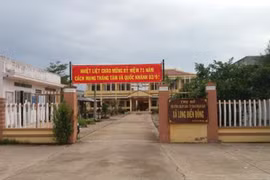 Chủ tịch UBND xã trưng bằng chứng phủ nhận bị vợ đánh ghen