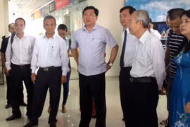 Bí thư Đinh La Thăng: “Lấy vợ hàng xóm khó lắm!”