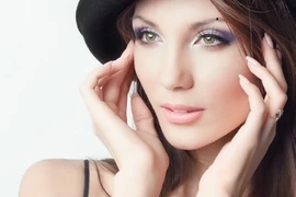 Xem nốt ruồi quanh lông mày, biết ngay giàu nghèo sướng khổ 