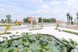 Dân Sài Gòn đổ xô săn đất nền vùng ven chờ sốt