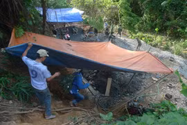 Vào điểm nóng vàng tặc Đakrông