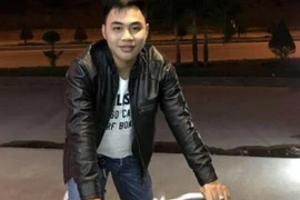 Công tử hiếp dâm thiếu nữ ở trên ô tô