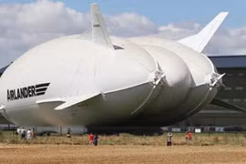 Máy bay lớn nhất thế giới, dài 92 m sắp cất cánh 