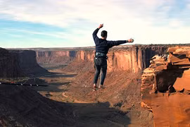 Đặt cược tính mạng với những trò mạo hiểm trên thế giới