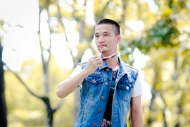 Lệ Rơi trần tình lý do đến cúng Tổ nghề sân khấu