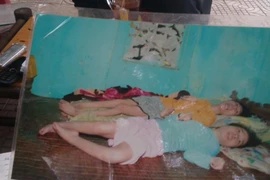 Lợi dụng tình thương trẻ khuyết tật để bán bút bi Trung Quốc