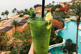 Cô gái chu du khắp thế giới để check-in đồ ăn ngon