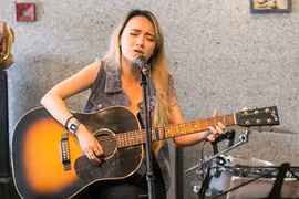 Bạn trai nói gì khi cùng Xuân Nghi về Việt Nam? 