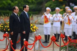 Chùm ảnh: Lễ đón Tổng thống Pháp Francois Hollande tại Hà Nội