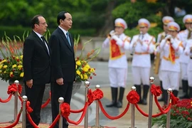 Chùm ảnh: Lễ đón Tổng thống Pháp Francois Hollande tại Hà Nội