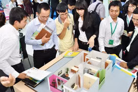 Đại gia địa ốc chi gần trăm tỷ thưởng Tết cho môi giới