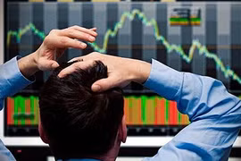 Giám đốc ném tiền đồ vào trại giam vì thua chứng khoán