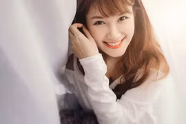 Ngắm 4 hotgirl Ngoại thương xinh như Hoa hậu Đỗ Mỹ Linh