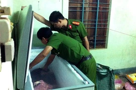 Kinh hoàng 400kg thịt thối suýt lên bàn tiệc cưới