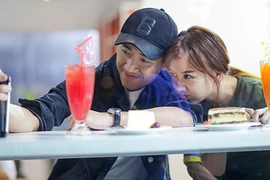 'Đá' Tiến Đạt, Hari Won đặt tình yêu nhầm chỗ nơi Trấn Thành?