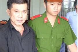 Hai lần chối quan hệ, chồng dùng dao chém vợ tơi bời 