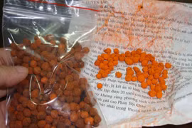 Dùng thuốc cam mẹ tự chế, bé gái 6 tháng tuổi nhập viện