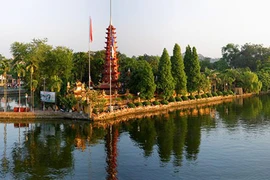 Những đền chùa linh thiêng để cầu may dịp đầu năm ở Hà Nội