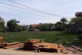 Chồng xả mưa dao chém mặt vợ