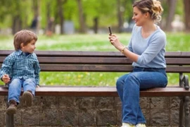 Từ 1/7, đăng ảnh trẻ em trên 7 tuổi lên mạng phải xin phép