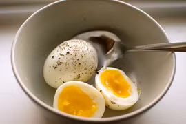 Giảm cân ngoạn mục cực đơn giản bằng cách ăn trứng luộc