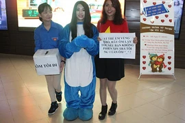 Linh Miu lên tiếng về chiến dịch lấy 5000 đồng/cái ôm