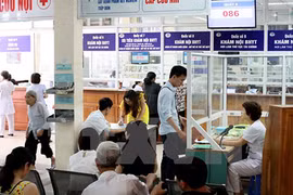 Bộ Y tế công bố lùi thời gian tăng viện phí sang năm 2016