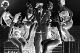 Sao Việt làm người tình bóng đêm: Ma lực khó cưỡng từ chiếc ví