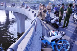 Khúc cua “tử thần” trên cầu, còn bao nhiêu người rơi xuống kênh đen?