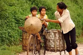 Những khoảnh khắc xúc động về người mẹ Việt Nam