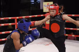 Hai võ sĩ “oan gia” gặp nhau ở ngõ hẹp