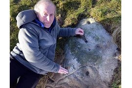 Tìm thấy “ảnh tự sướng” khắc trên đá cổ 4000 năm