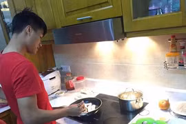 Đăng ảnh đảm đang, Mạc Hồng Quân nhận cái kết “đắng“? 