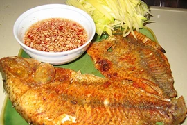 Cách làm cá rán chấm nước mắm gừng ngon khó tả