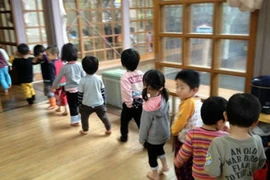 Vì sao trẻ em Nhật chẳng bao giờ ăn vạ? 