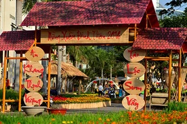 Khu đô thị nhà giàu Phú Mỹ Hưng ngợp cảnh sắc miền quê