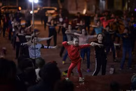 Bé 5 tuổi trở thành “bà thím” dạy nhảy nổi tiếng nhất Trung Quốc