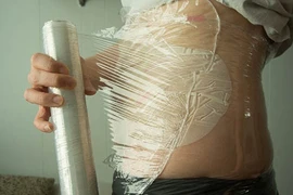 Cách giảm mỡ bụng bằng quấn ni lông chỉ là ảo tưởng