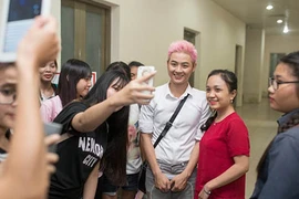 Thanh Duy thú nhận từng đi bán hoa kiếm sống