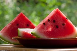 Đây là lý do bạn không nên bỏ hạt dưa hấu