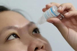 Cẩn trọng khi dùng nước muối sinh lý