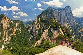 Danh thắng Hoa Sơn có gì hút khách tới ngao du?