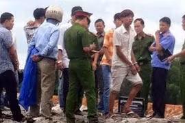 Rủ bé gái 14 tuổi nhậu say rồi hiếp dâm tập thể