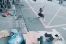 Clip hài: Đừng có đùa với... chị em