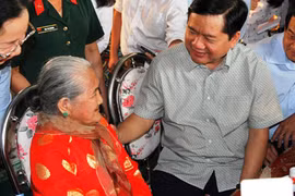 Người dân gọi điện mời Bí thư Thăng… dự đám giỗ